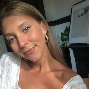 Meet your Posher, Rebecca